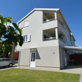 Apartment Nadica Malinska