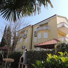 Apartment Mirela Malinska