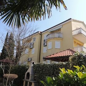 Apartment Mirela Malinska