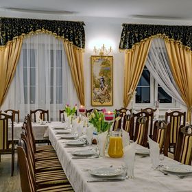 Restauracja - Noclegi Dwór Szlachecki Biedaczów