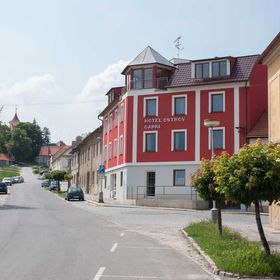 Hotel Ostrov Garni Sadská