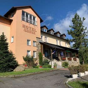 Hotel Sádek Díly