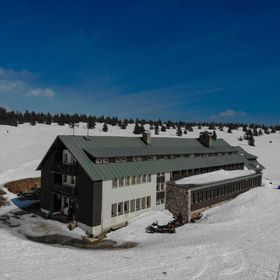 Dvorská bouda Strážné