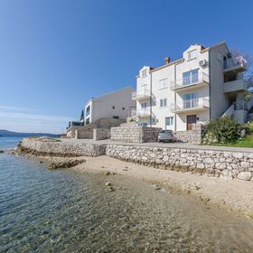 Apartments Dijana Slano