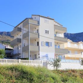 Apartmanok Parkolóhellyel Mali Rat, Omis - 7482 Mali Rat