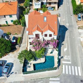 Apartmanok Családok Részére Medencével Supetar, Brac - 12893 Supetar