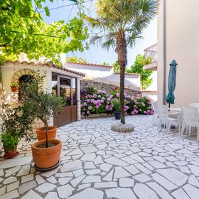 Apartmanok Parkolóhellyel Rab - 14120