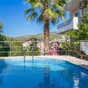 Apartmanok Családok Részére Medencével Seget Vranjica, Trogir - 14409 Seget Vranjica