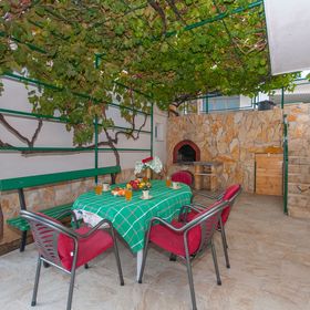 Apartmanok Parkolóhellyel Omis - 14422 Omiš