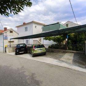 Apartments Kirigin Supetar