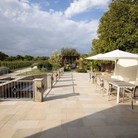 Flamingó Panzió és Borház Etyek