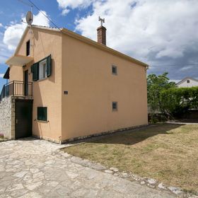 Apartment Zlatko Pirovac