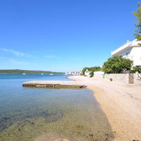 Apartments Katarina Pirovac