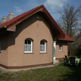Kápolnai Vendégház Balatonőszöd