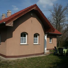 Kápolnai Vendégház Balatonőszöd
