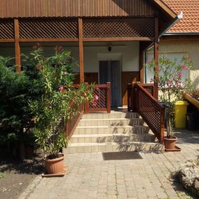 Mézeskalács Vendégház Balatonboglár