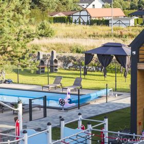 Huśtawka i Hamak - Domki z Basenem