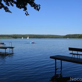 Nad Zatoką-domki i pokoje nad samym jeziorem