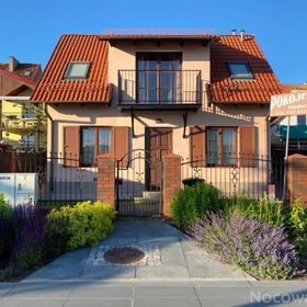 Komfort - Dwa domy murowane całoroczne