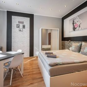 Hostel 70s and Apartmenty Queen