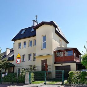 Pod zielonym daszkiem