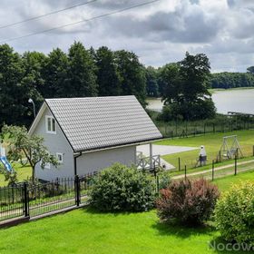 Szary Domek Nad Jeziorem