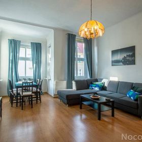 Apartament Trzypokojowy z Balkonem