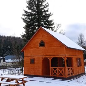 Domek nad potokiem