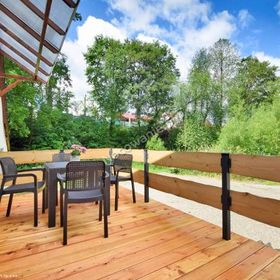 Apartament z tarasem nad strumykiem