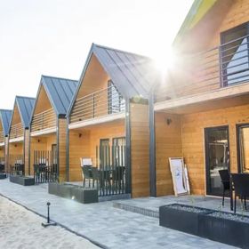 Huśtawka i Hamak - Domki z Basenem