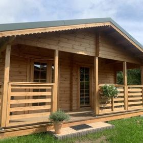 Pod Dziką Jabłonią