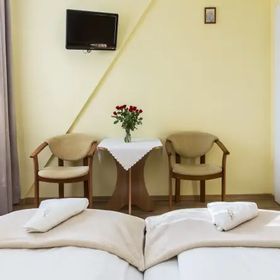 Gabi Cocktail Bar i wynajem pokoi