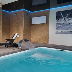Dom Jastrzębia z basenem i jacuzzi
