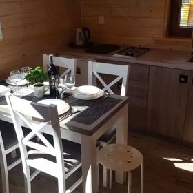 Domki, Pokoje Gościnne i Restauracja Włóczęga