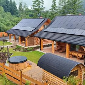 BRATNIA BYSTRE - Domy z bala z jacuzzi i sauna