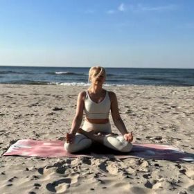 YOGA MARE HOLIDAY