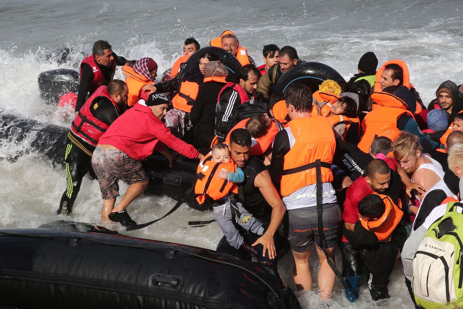 "Nie ma kontroli nad granicą". Tylko jednego dnia dotarło 828 migrantów