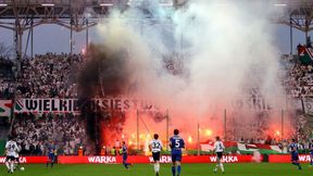 Stadion zapłonął, a bramkarz prawie dostał sandałem. Tak wyglądały derby Buenos Aires