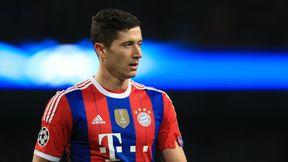 Robert Lewandowski nie był faulowany w polu karnym? "Głowę miał niemal równo z trawą"