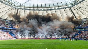 PP: Finał w cieniu wielkiego skandalu! Zadymione boisko, race rzucane przez kibiców Lecha (foto)