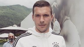 Euro 2016: wzruszające zdjęcie. Podolski wita na świecie swoją "małą księżniczkę"