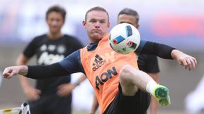 Miał przekrwione oczy, ciągle pił, mówił niewyraźnie. Rooney wprosił się na wesele