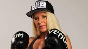 Była poniżana, żyła w strachu. MMA dało jej siłę. Dziś o 41-letniej wojowniczce mówi cała Ameryka