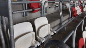 Wyrwane krzesełka, ogrodzenie i zdewastowane łazienki. Tak wygląda stadion Górnika Zabrze