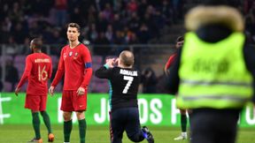 Kibic wbiegł na boisko i...ucałował Cristiano Ronaldo