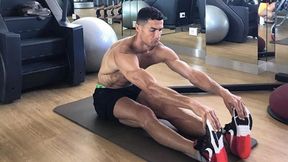 Cristiano Ronaldo trenował z dzieciakami. Użył ich zamiast ciężarków (wideo)