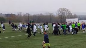 Trener tłumaczy młodego piłkarza FASE Szczecin. Nie prowokował bramkarza rywali