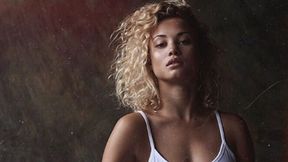 Rose Bertram rozpala zmysły w sieci. To ukochana Gregory'ego van der Wiela