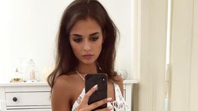 Neymar szuka pocieszenia po kontuzji. Modelka Elif Aksu jego nową partnerką?