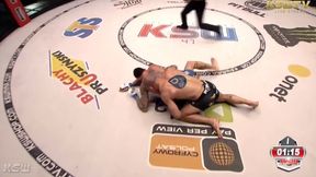 KSW 47. Efektowne rzuty Damiana Janikowskiego nie wystarczyły (wideo)